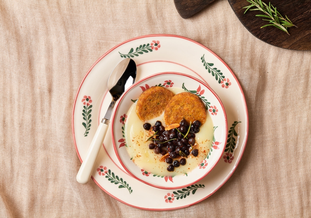 Mini burger zucca e carote su crema di patate e ceci neri alla paprica e rosmarino