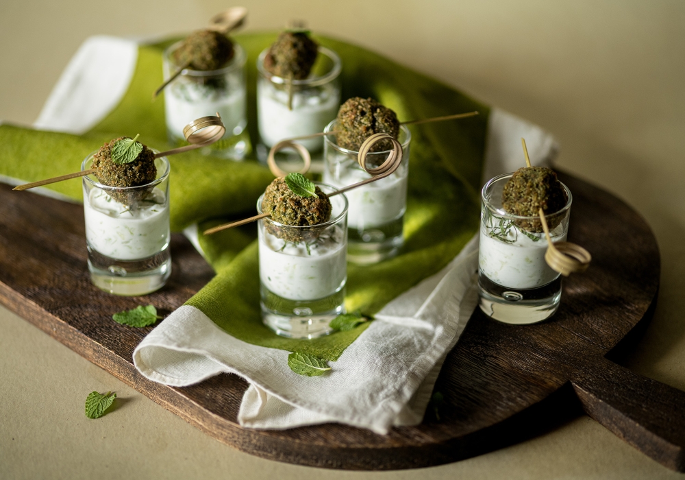 Bicchierini di falafel e tzatziki alla menta